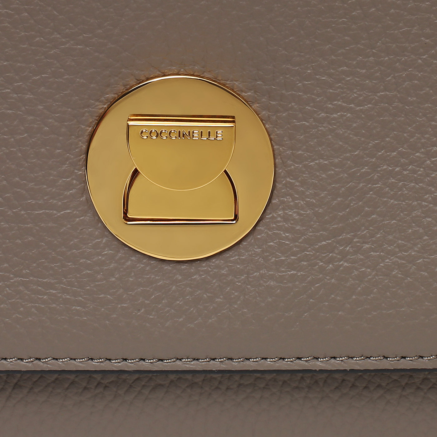 Кожаная сумка Coccinelle Liya