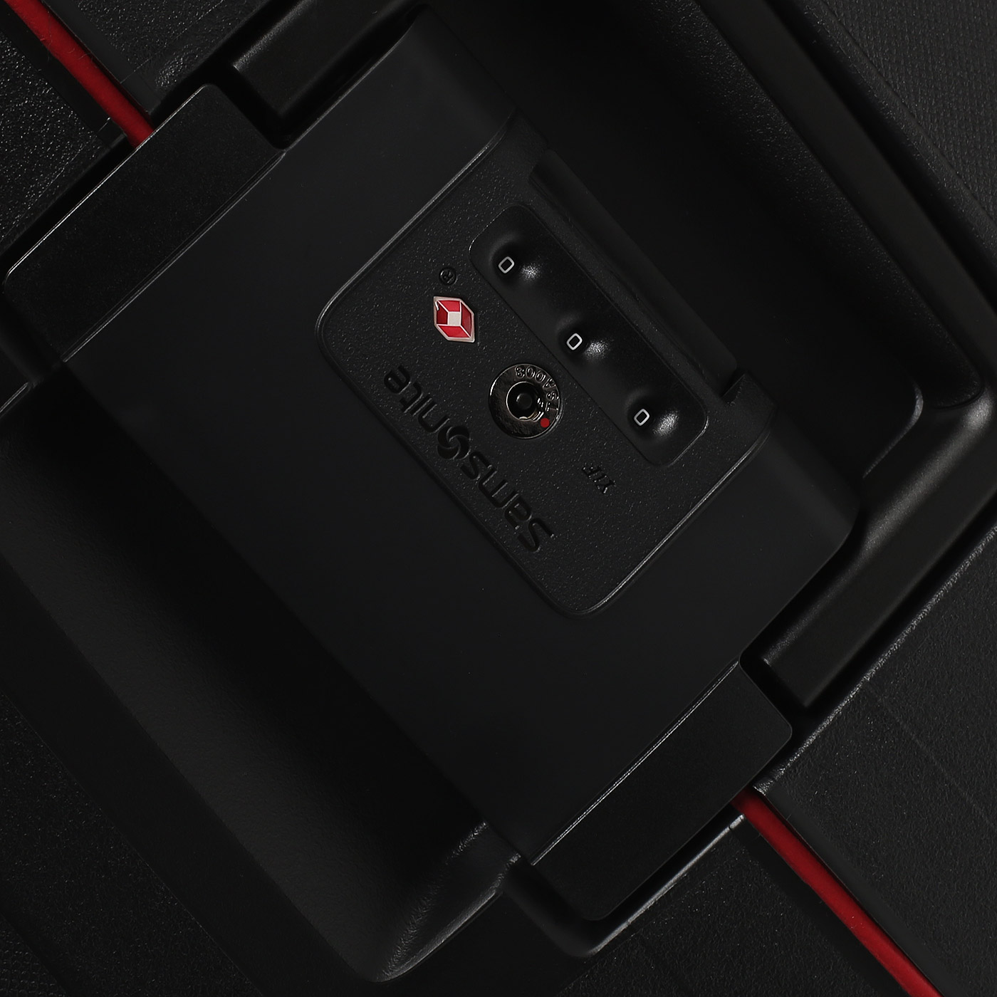 Чемодан средний M из полипропилена Samsonite Essens