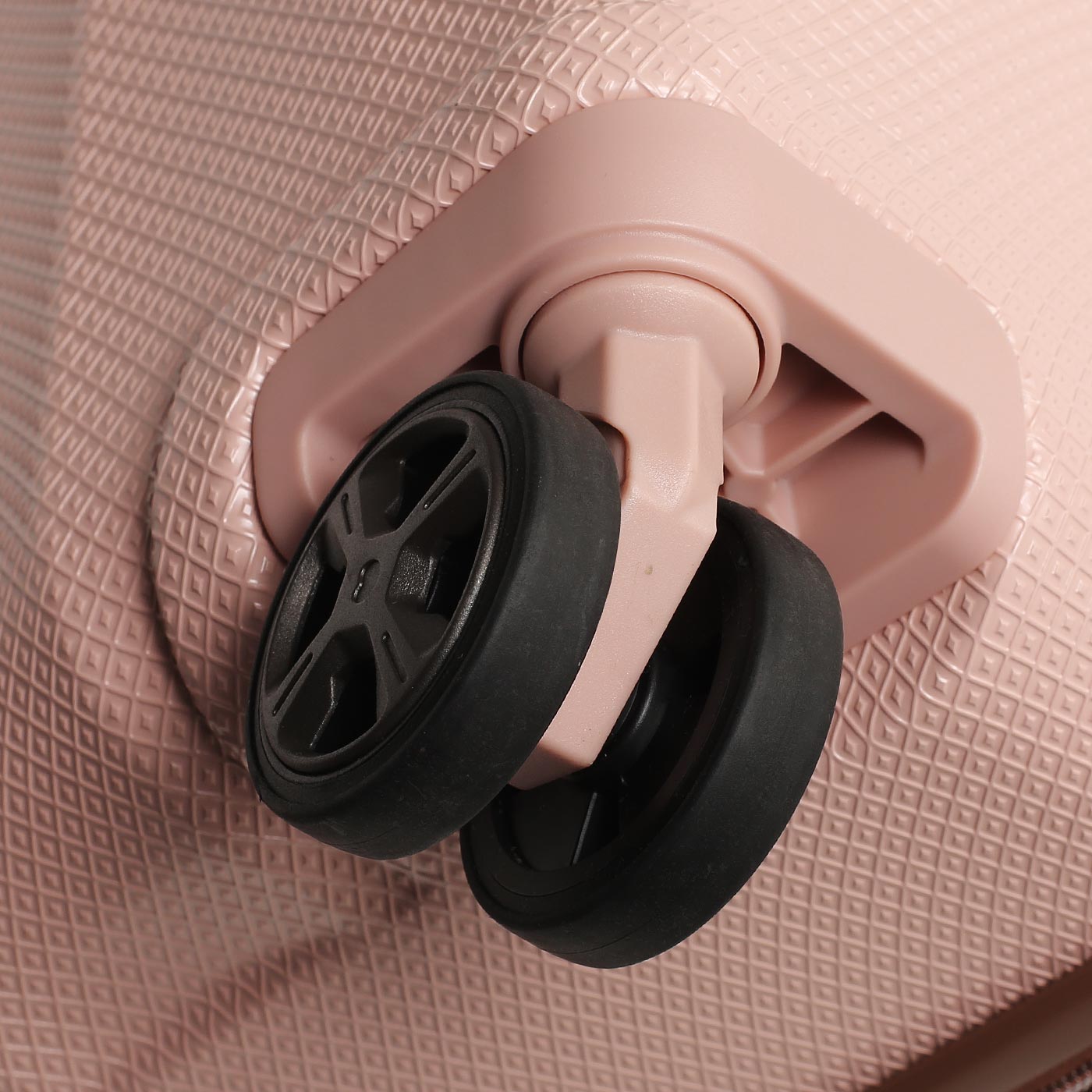 Чемодан средний M из поликарбоната Delsey Carroussel