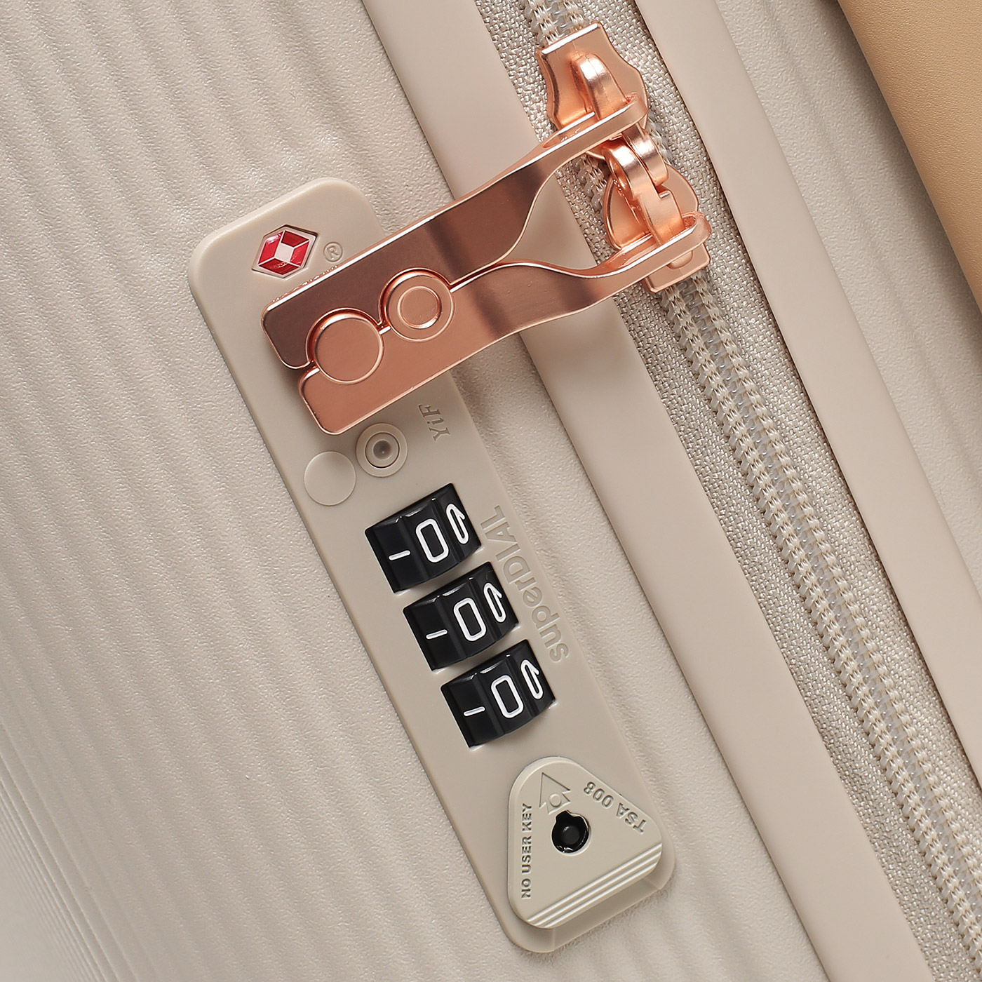 Чемодан маленький S из поликарбоната Echolac Dynasty VLX