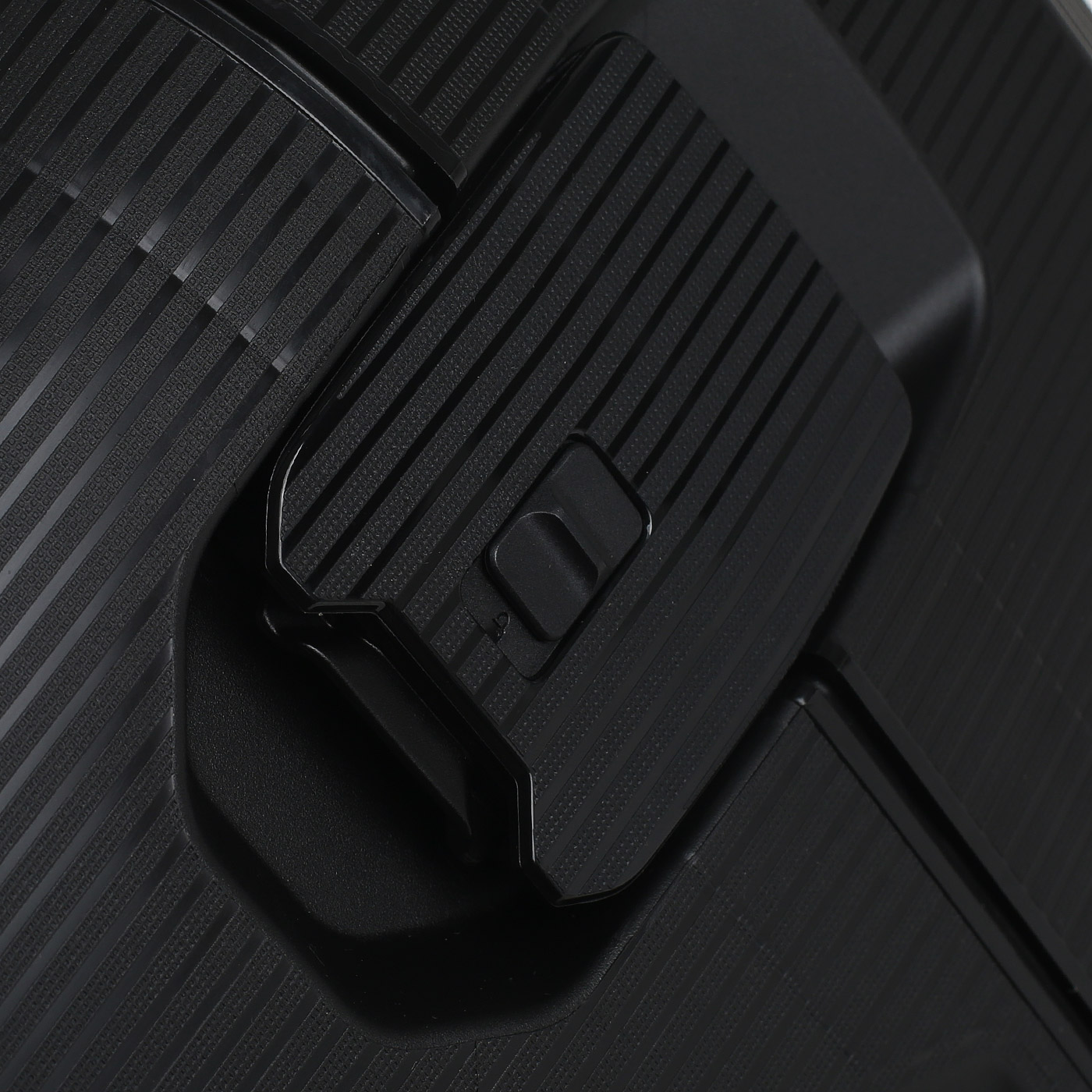 Чемодан большой L из полипропилена с кодовым замком Samsonite Magnum ECO