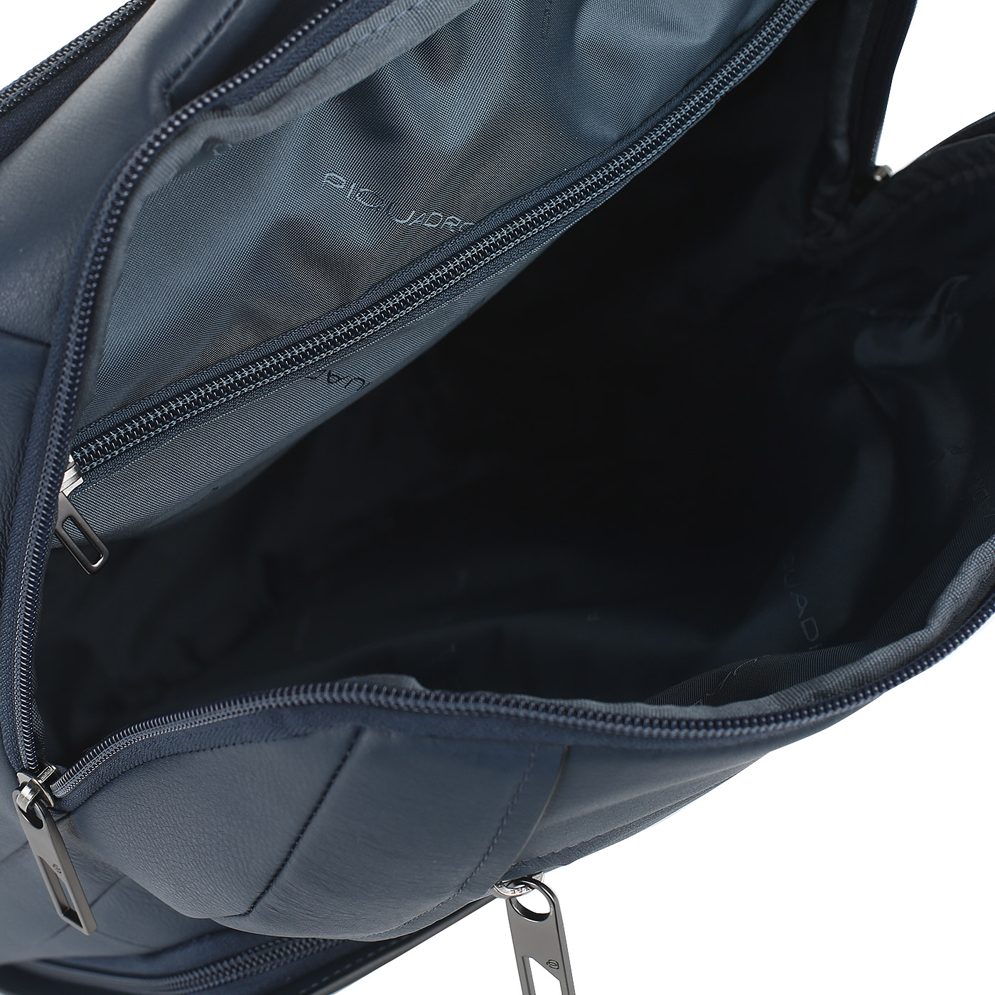 Рюкзак с креплением на ручку чемодана Piquadro Akron