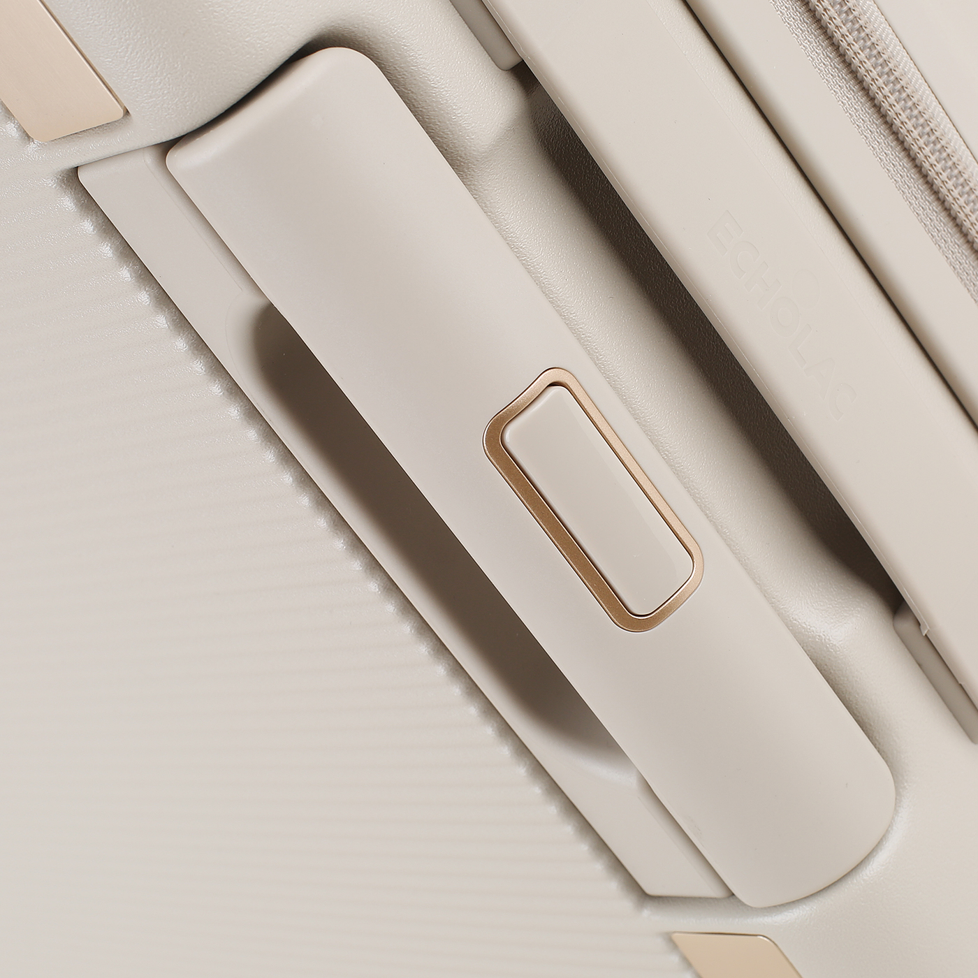 Чемодан маленький S из поликарбоната Echolac Dynasty